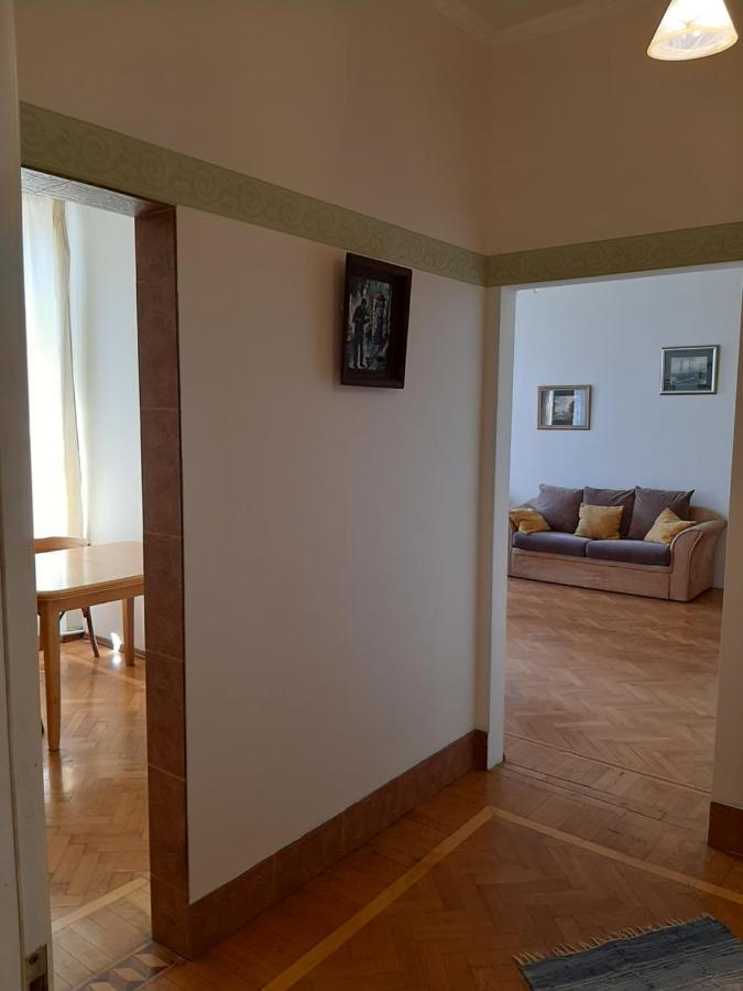 Apartment On Hretska 26/28 Одесса Экстерьер фото
