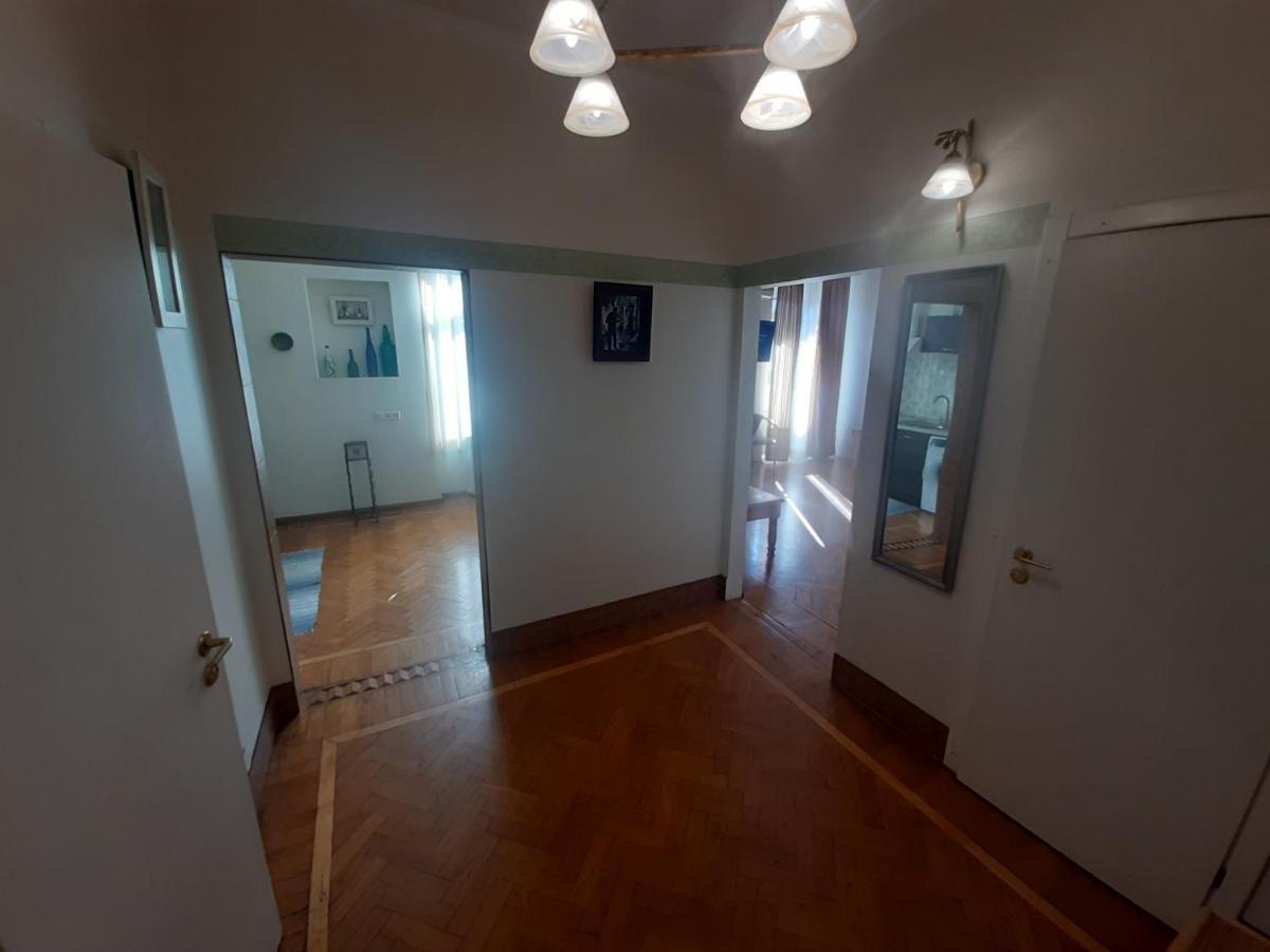 Apartment On Hretska 26/28 Одесса Экстерьер фото