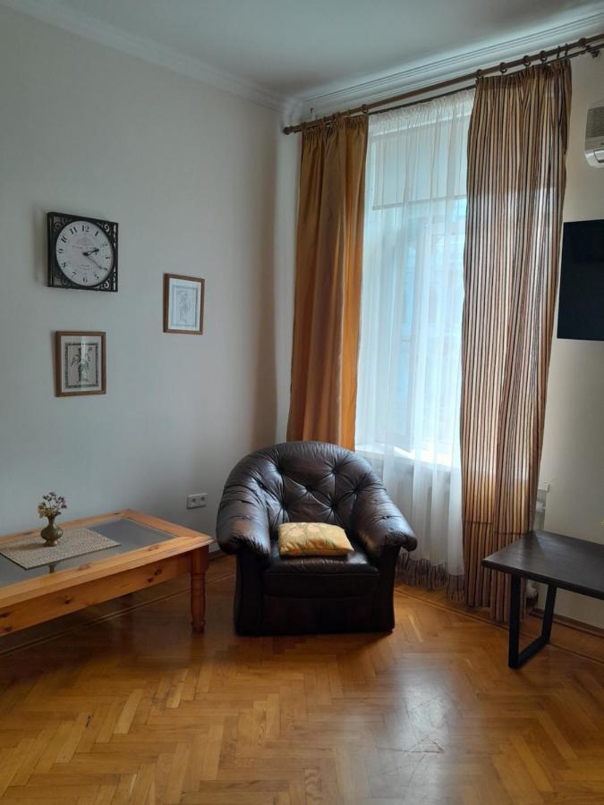 Apartment On Hretska 26/28 Одесса Экстерьер фото
