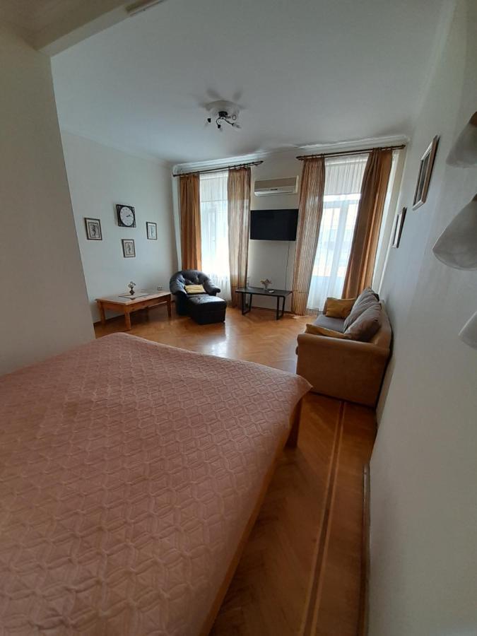 Apartment On Hretska 26/28 Одесса Экстерьер фото